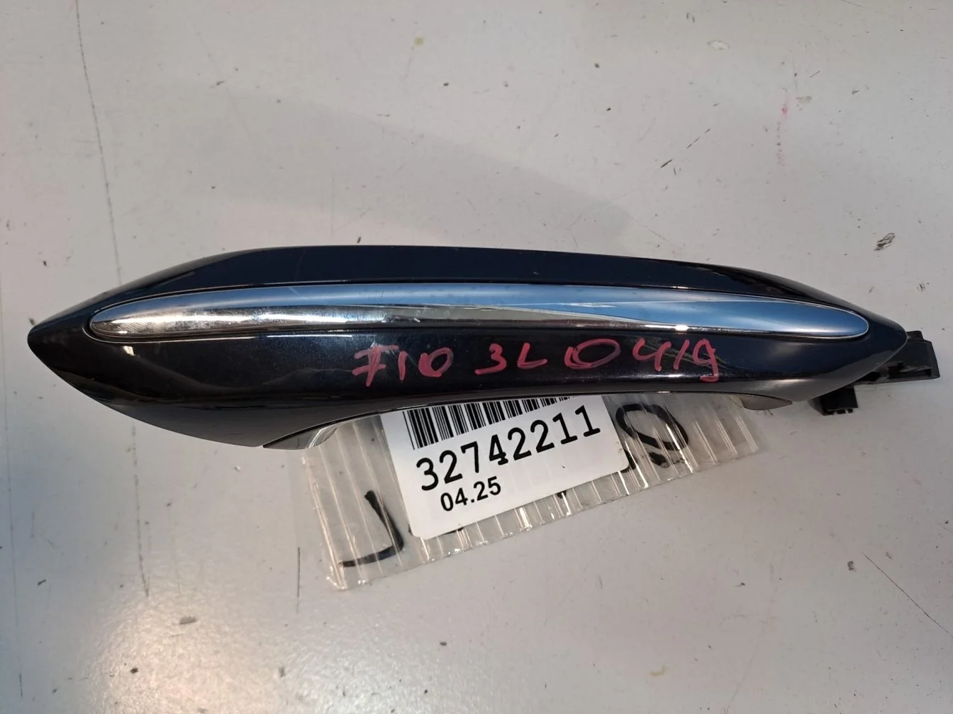 Ручка двери нaружная левая для BMW 5 F10 2009-2017