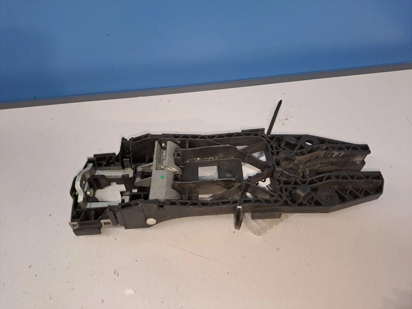 Кронштейн ручки двери для Volkswagen Golf 6 2009-2013