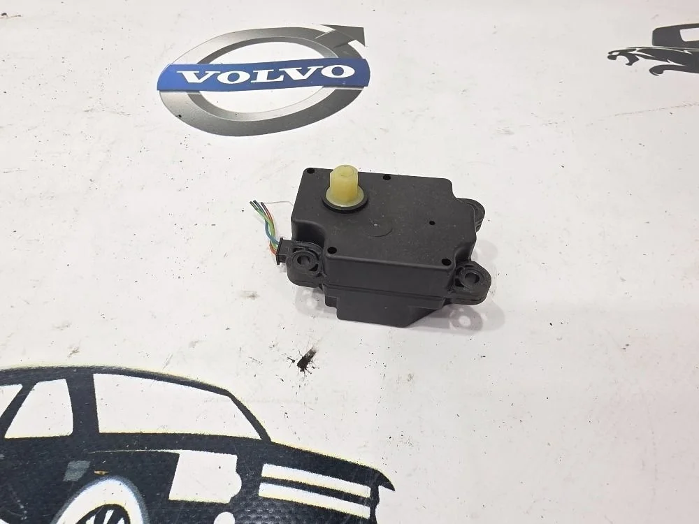 Моторчик заслонки отопителя LR Freelander Volvo S80 II (2006—2010) D5244T5 2008