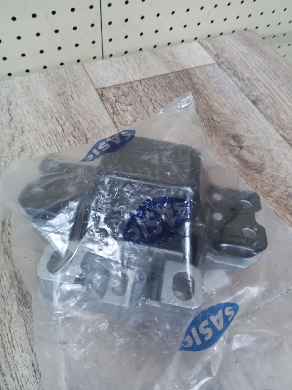 Опора КПП левая Volkswagen Jetta VI (2010—2015) Jetta VI (2010—2015) 1K1 9B3, 1Z, 1K2, 5M1, Лифтбек