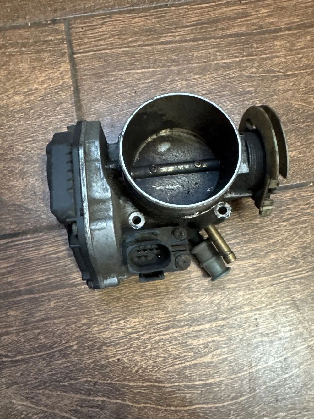 Дроссельная заслонка Audi A6 C5 (1997—2001)