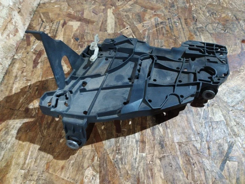 Площадка фары Volkswagen Touareg 2008 7LA