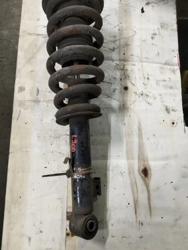 Амортизатор передний Mitsubishi L200 (2006-2015) 2007 MR992321 ПИКАП 2.5 D 4D56