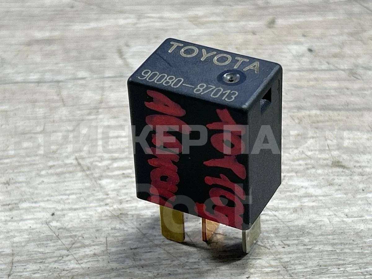 Реле Тойота Авенсис 2 (T250)