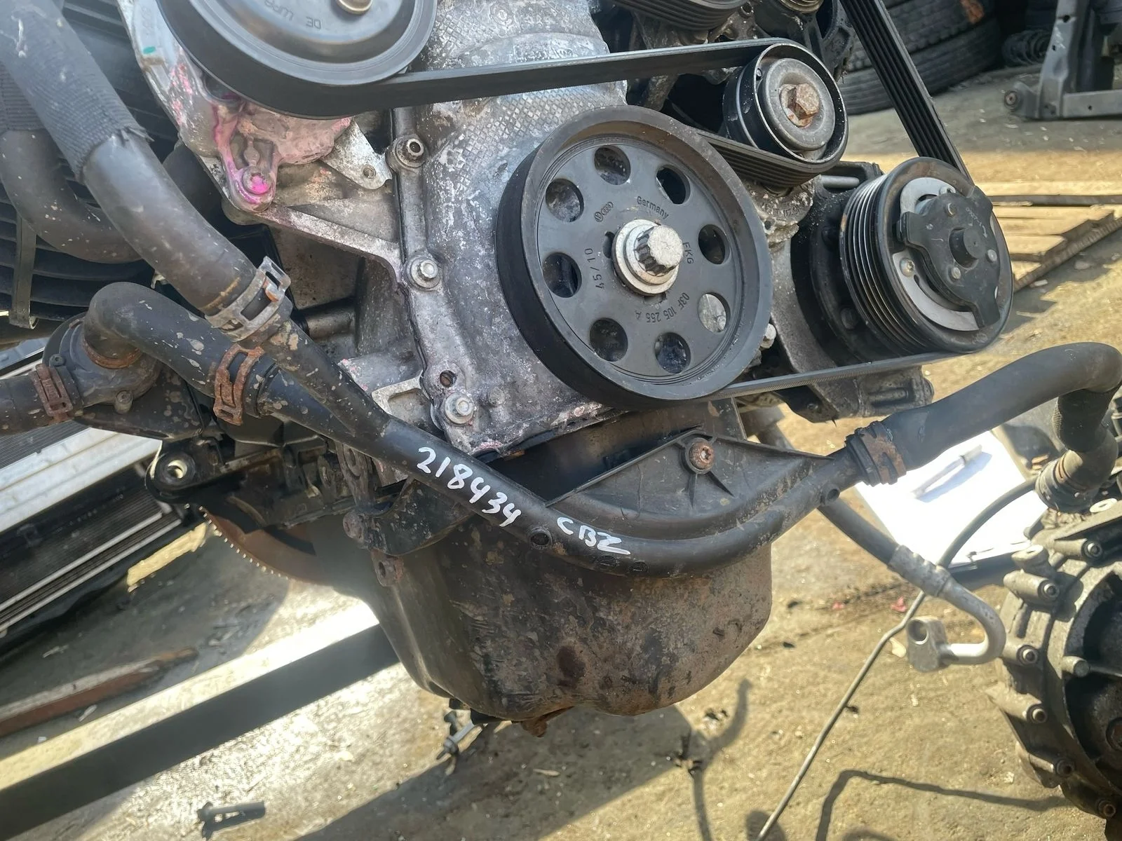 Трубка охлаждающей жидкости AUDI A3, SKODA OKTAVIA 1Z, VOLKSWAGEN 1,2 CBZ 2004- плас рагат б/у A3(2004-2013);OCTAVIA 1Z(2004-2012);GOLF 5(2004-2009);PASSAT B6(2005-2010);PASSAT B7(2011-2015)