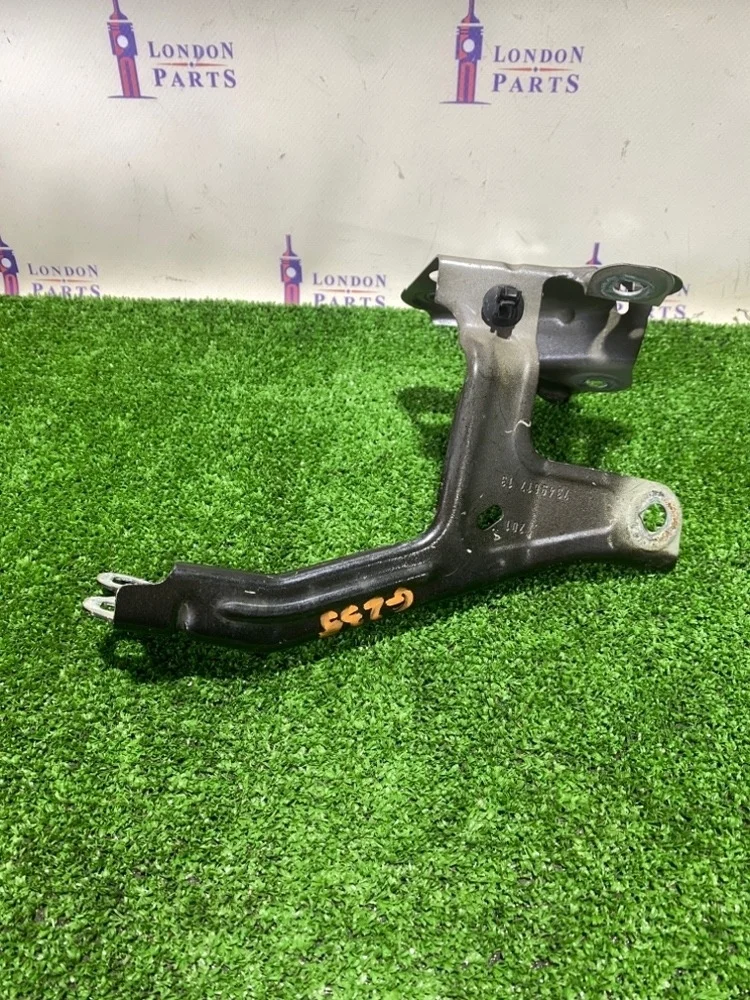 Кронштейн крепления крыла BMW G30