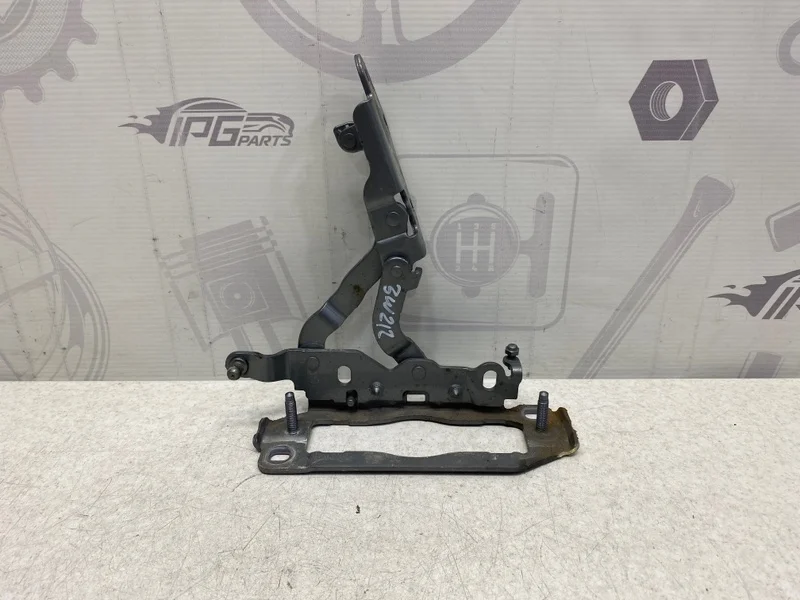 Петля капота левая Mercedes-benz 2013 W212