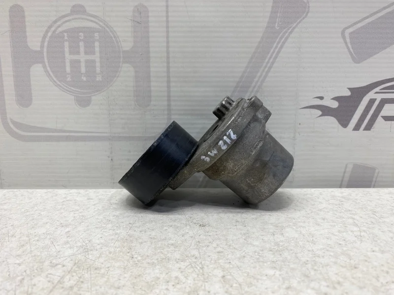 Натяжитель приводного ремня Mercedes-benz 2013 W212