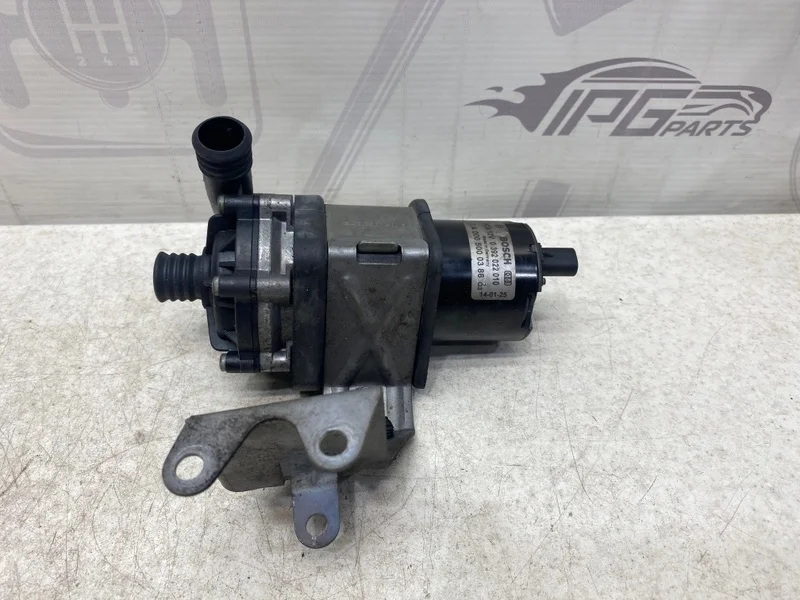 Помпа низких температур Mercedes-benz 2014 W212