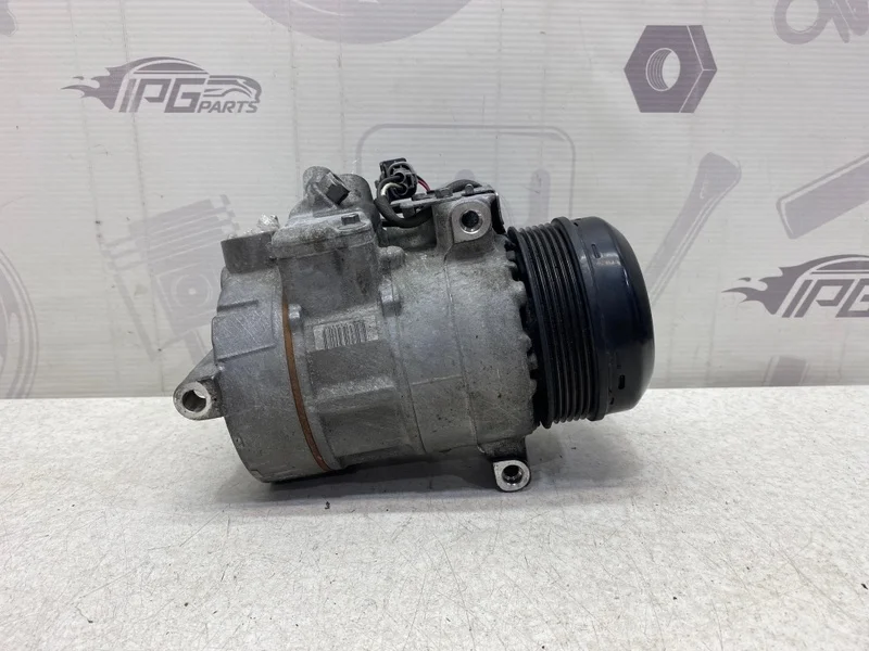 Компрессор кондиционера Mercedes-benz 2012 C204