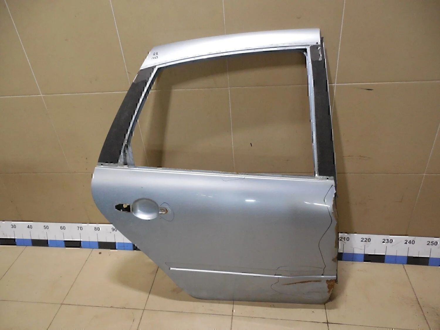 Дверь задняя правая Lada Granta 2011>