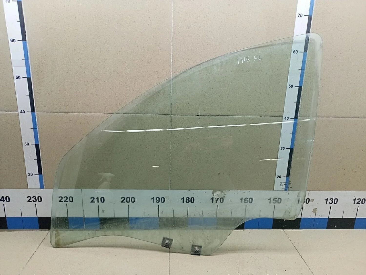 Стекло двери передней левой Duster 2012>