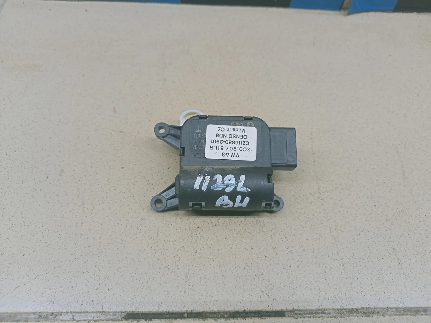 Моторчик заслонки отопителя Passat [B6] 2005-2010