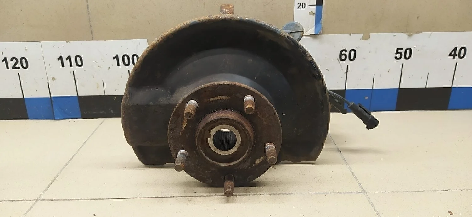 Кулак поворотный передний правый ASX 2010-2016