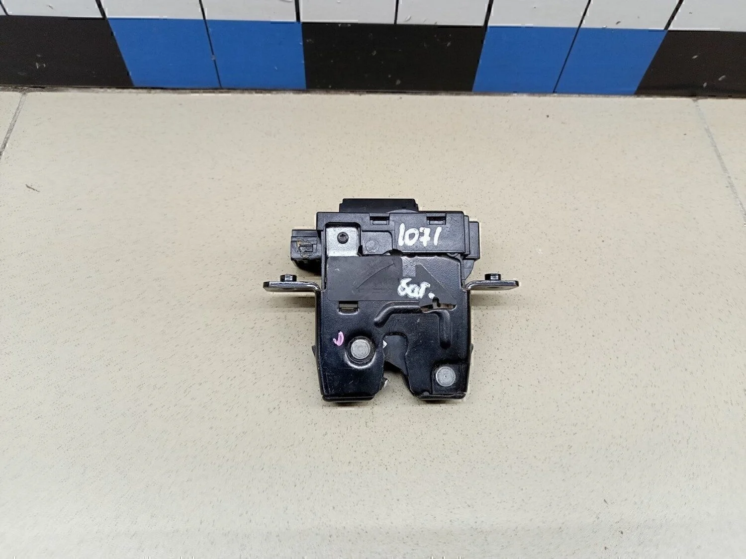 Замок багажника Primera P12E 2002-2007