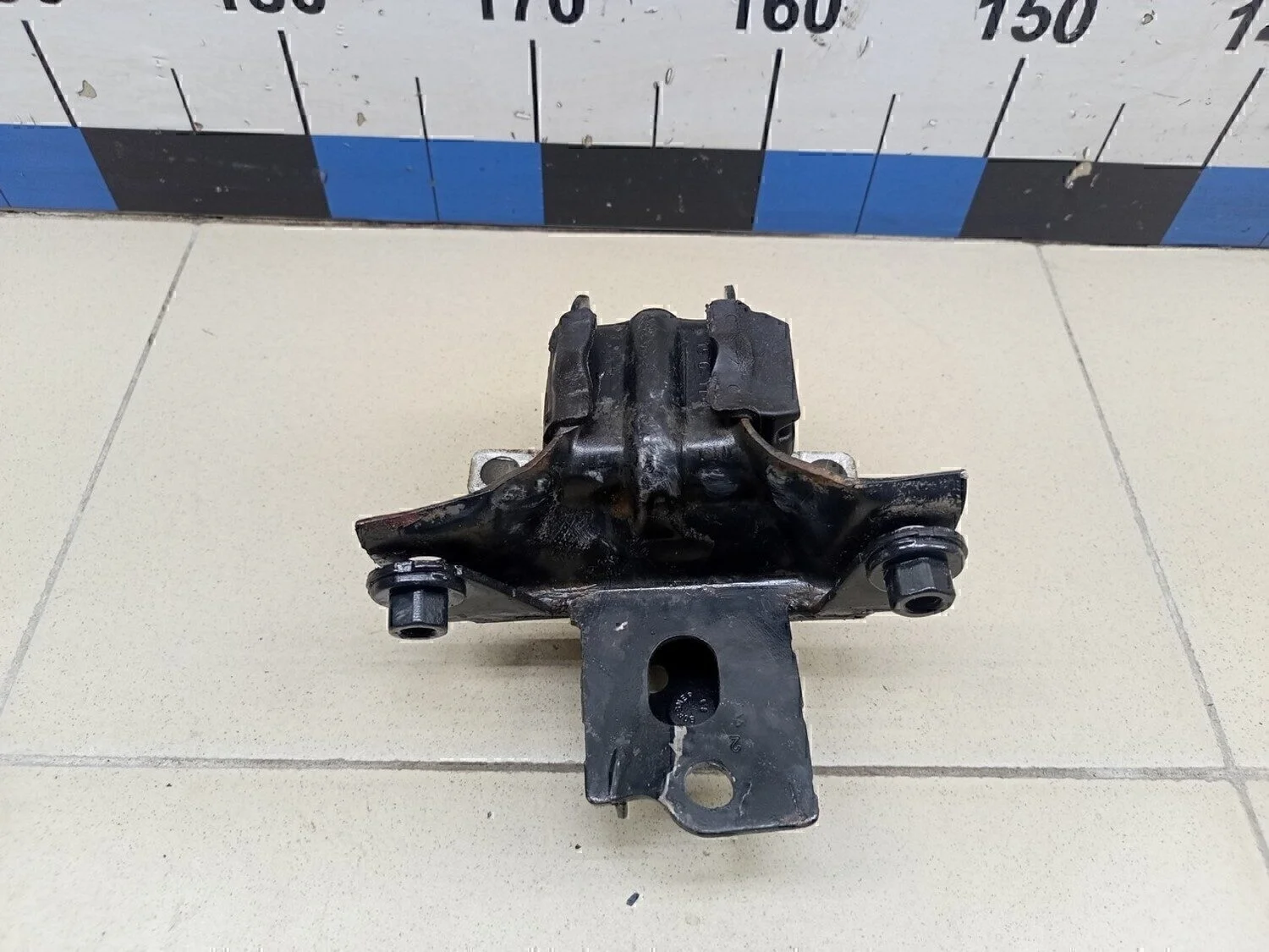 Опора КПП левая Fabia 1999-2006