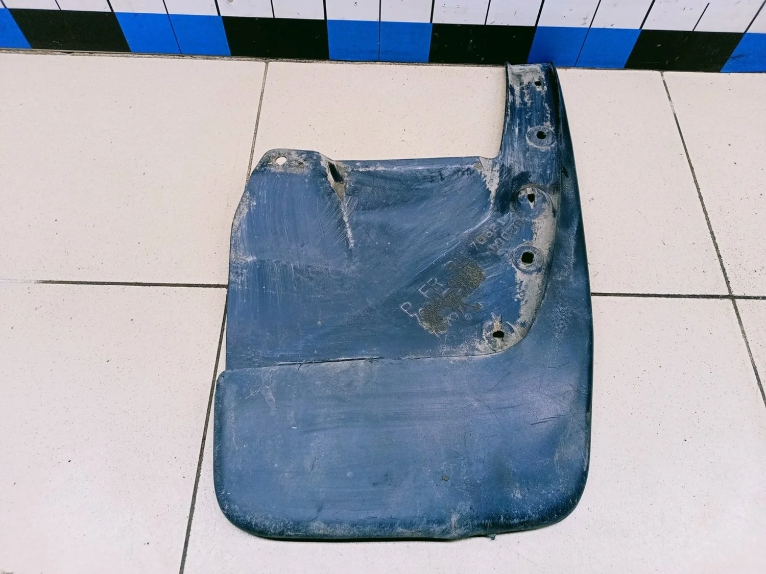 Брызговик передний правый Land Cruiser (150)-Prado 2009>