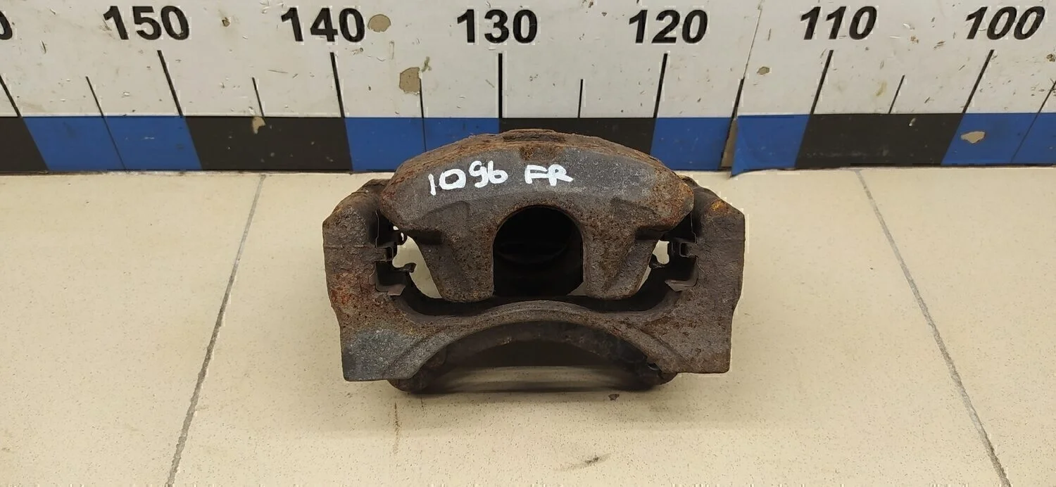 Суппорт передний правый ASX 2010-2016