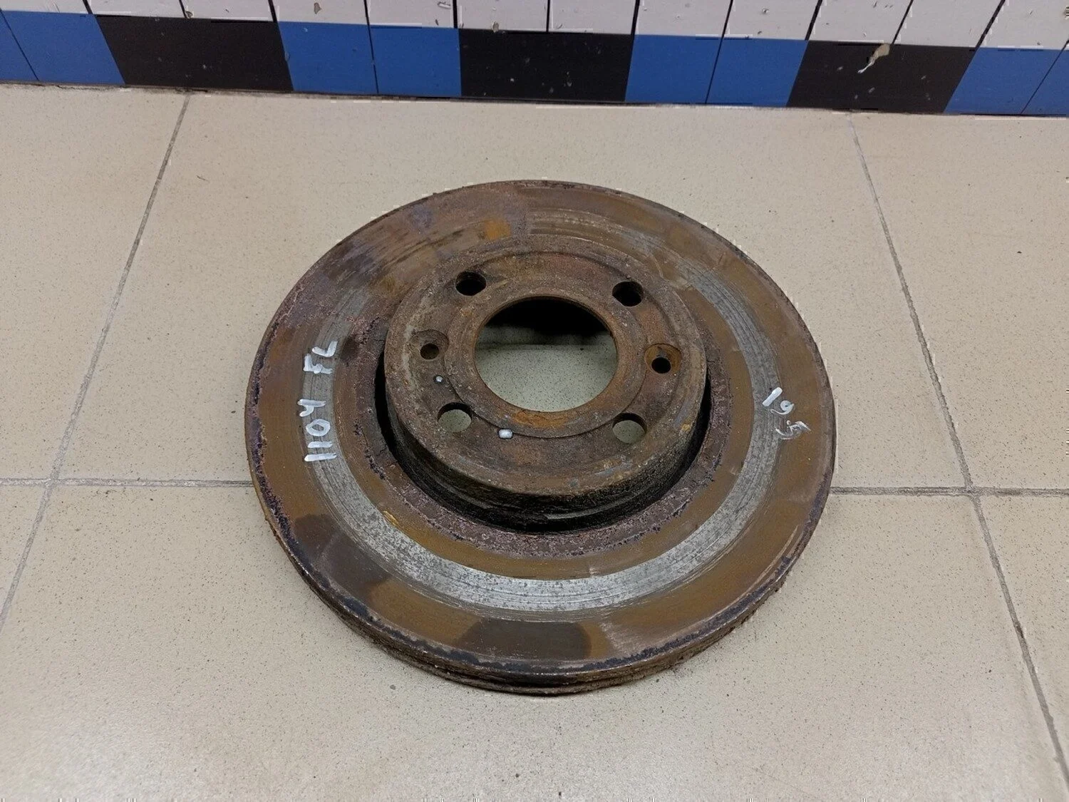 Диск тормозной передний вентилируемый Micra (K12E) 2002-2010