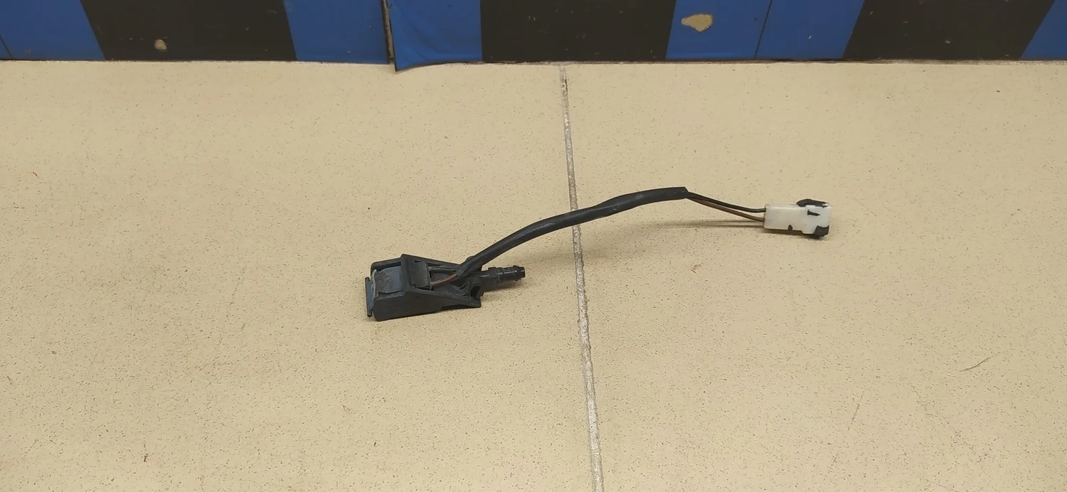 Форсунка омывателя лобового стекла Passat [B5] 1996-2000