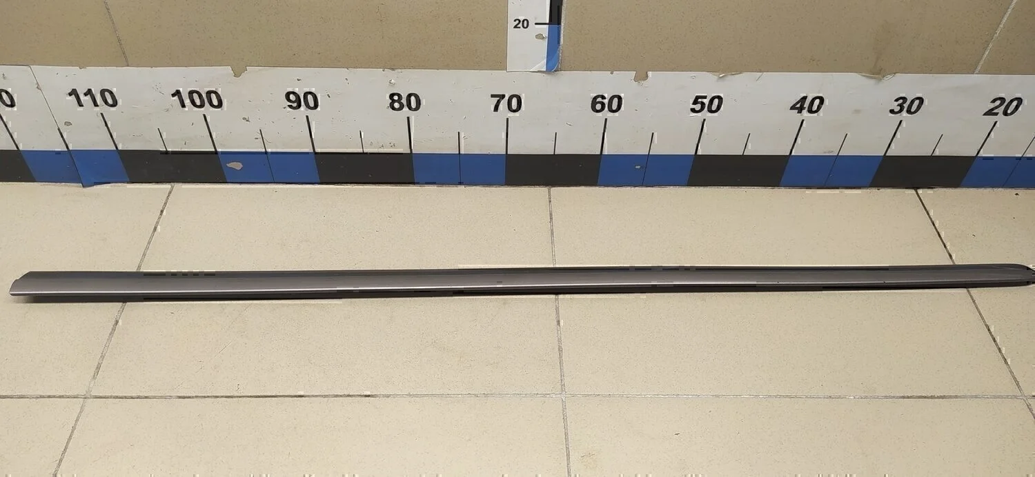 Молдинг передней левой двери Golf V Plus 2005-2014