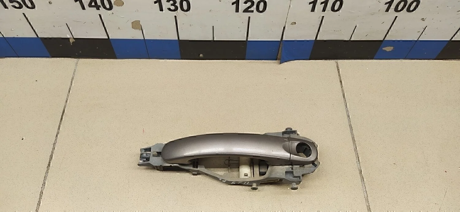 Ручка двери передней наружная левая Golf V Plus 2005-2014