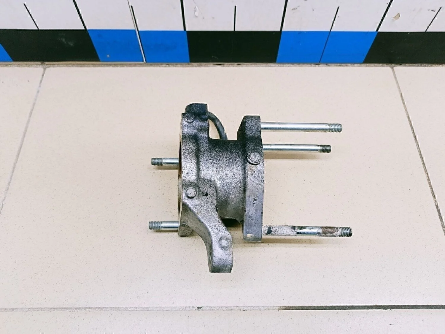 Фланец вент. картер. газов Hi Lux 2005-2015