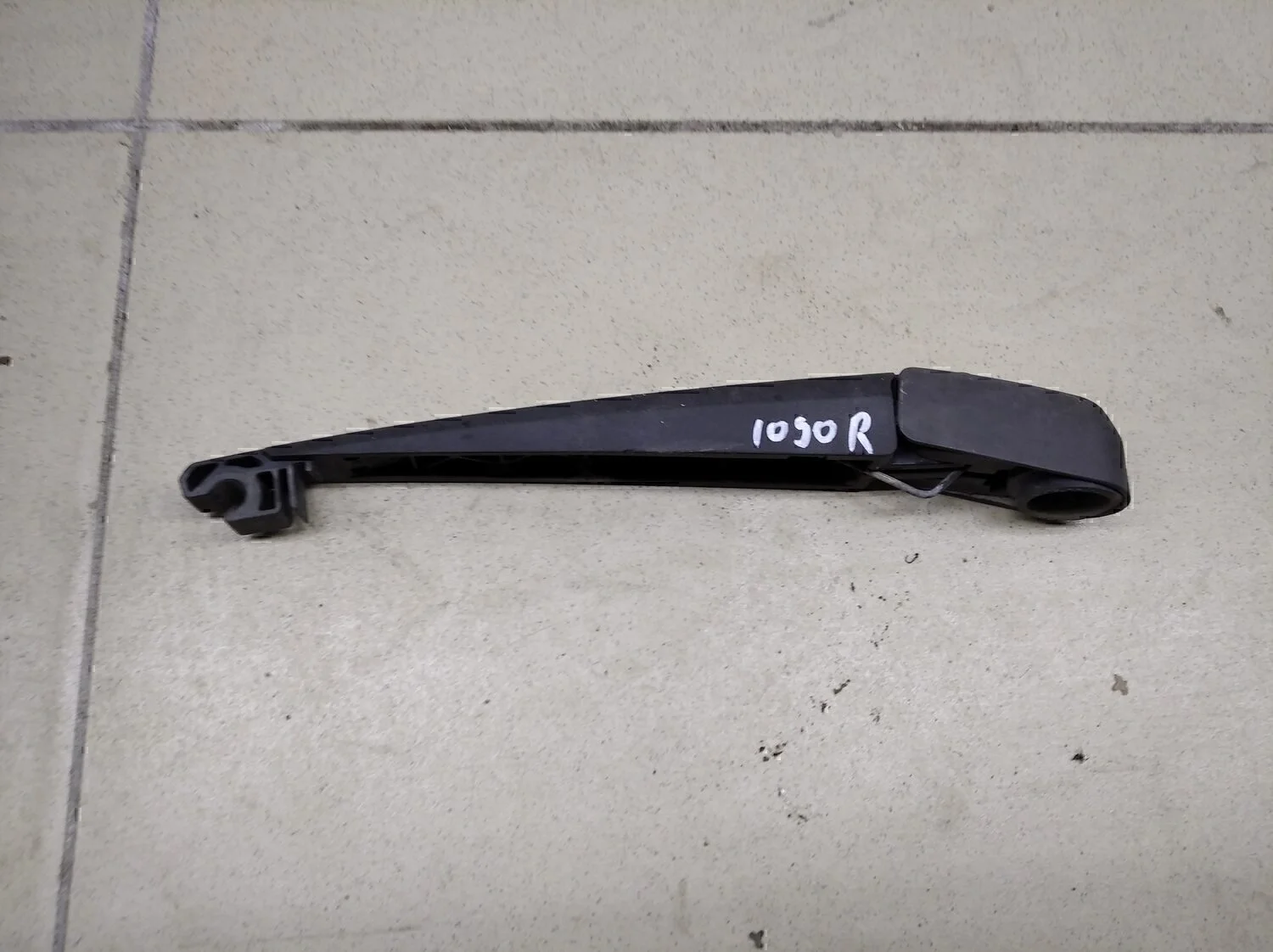 Поводок стеклоочистителя заднего RIO 2011-2017