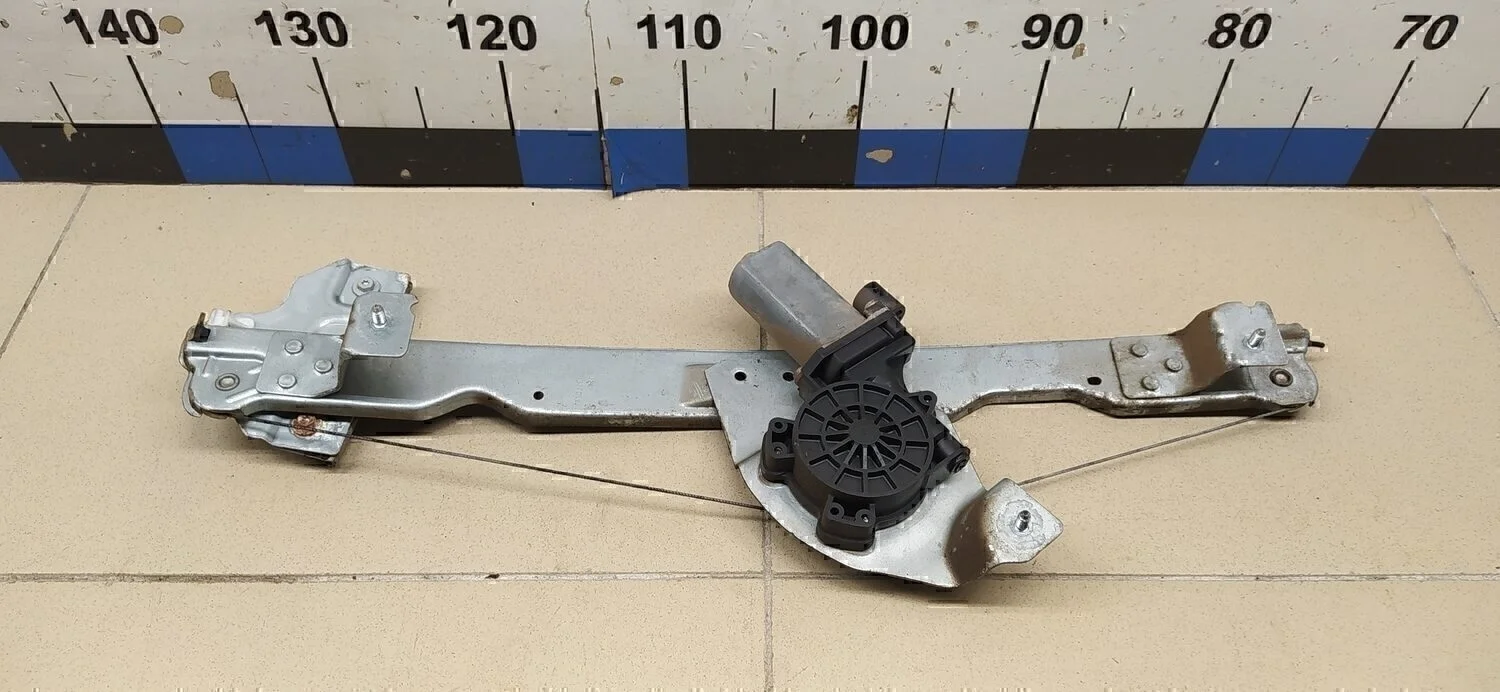 Стеклоподъемник электр. передний правый Duster 2012>