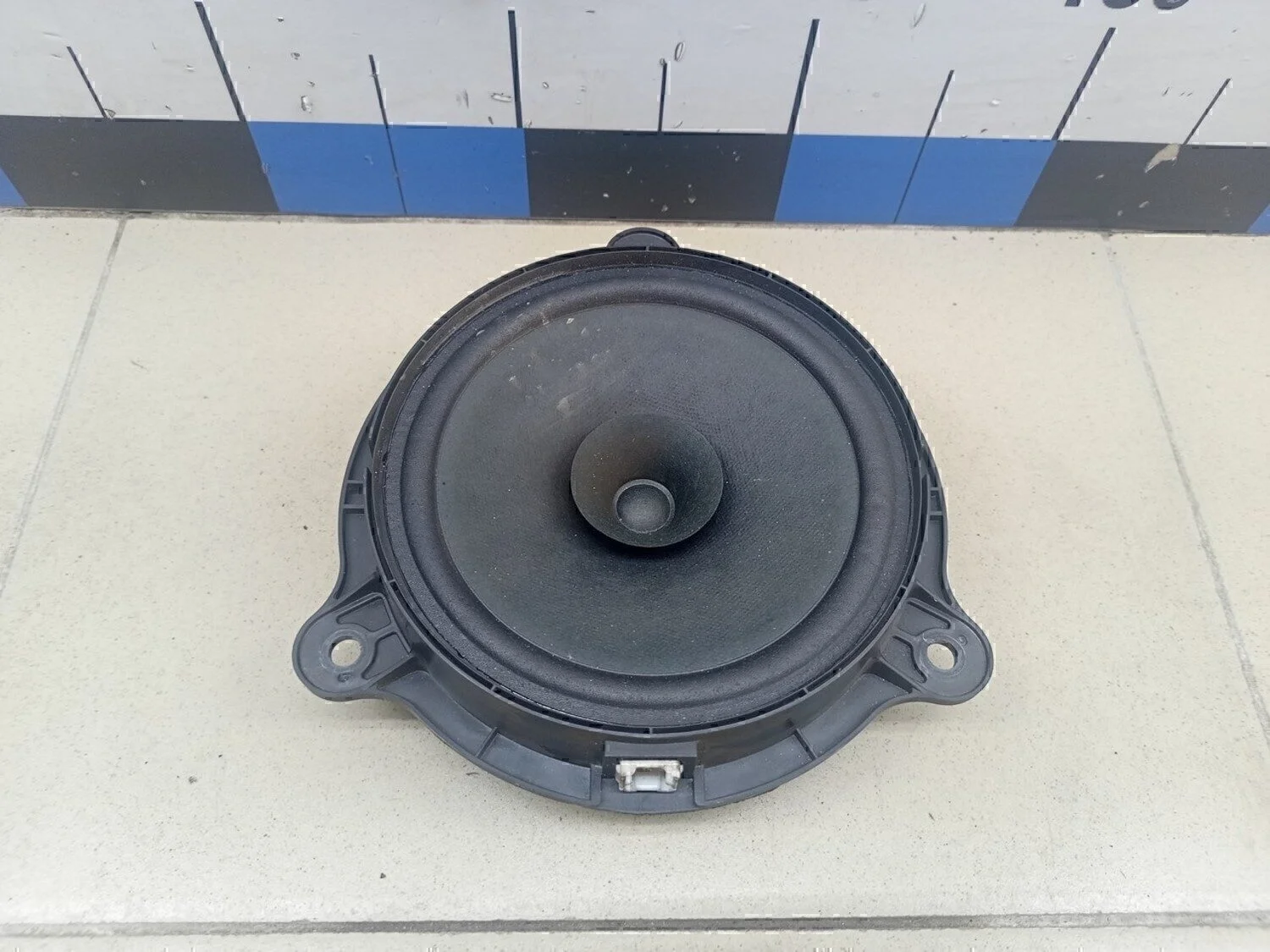 Динамик Logan II 2014>