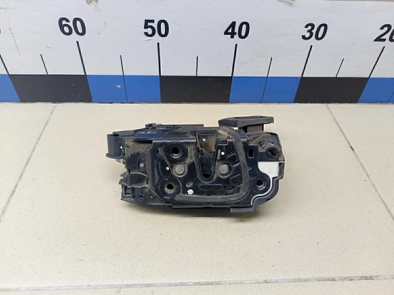 Замок двери передней правой Polo (Sed RUS) 2011>