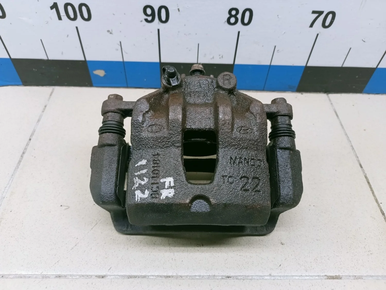 Суппорт передний правый Solaris 2010-2017