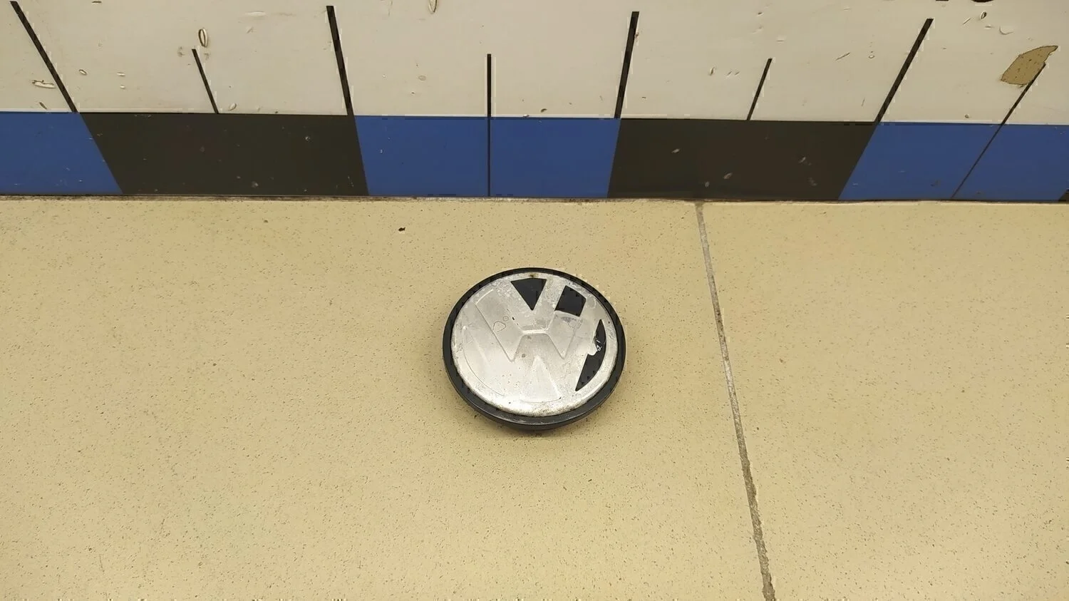 Колпак декор. легкосплавного диска Passat [B5] 2000-2005