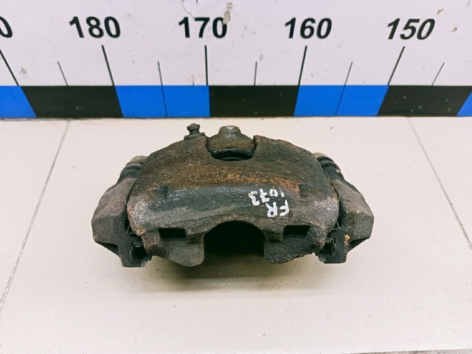 Суппорт передний правый Fabia 2007-2015