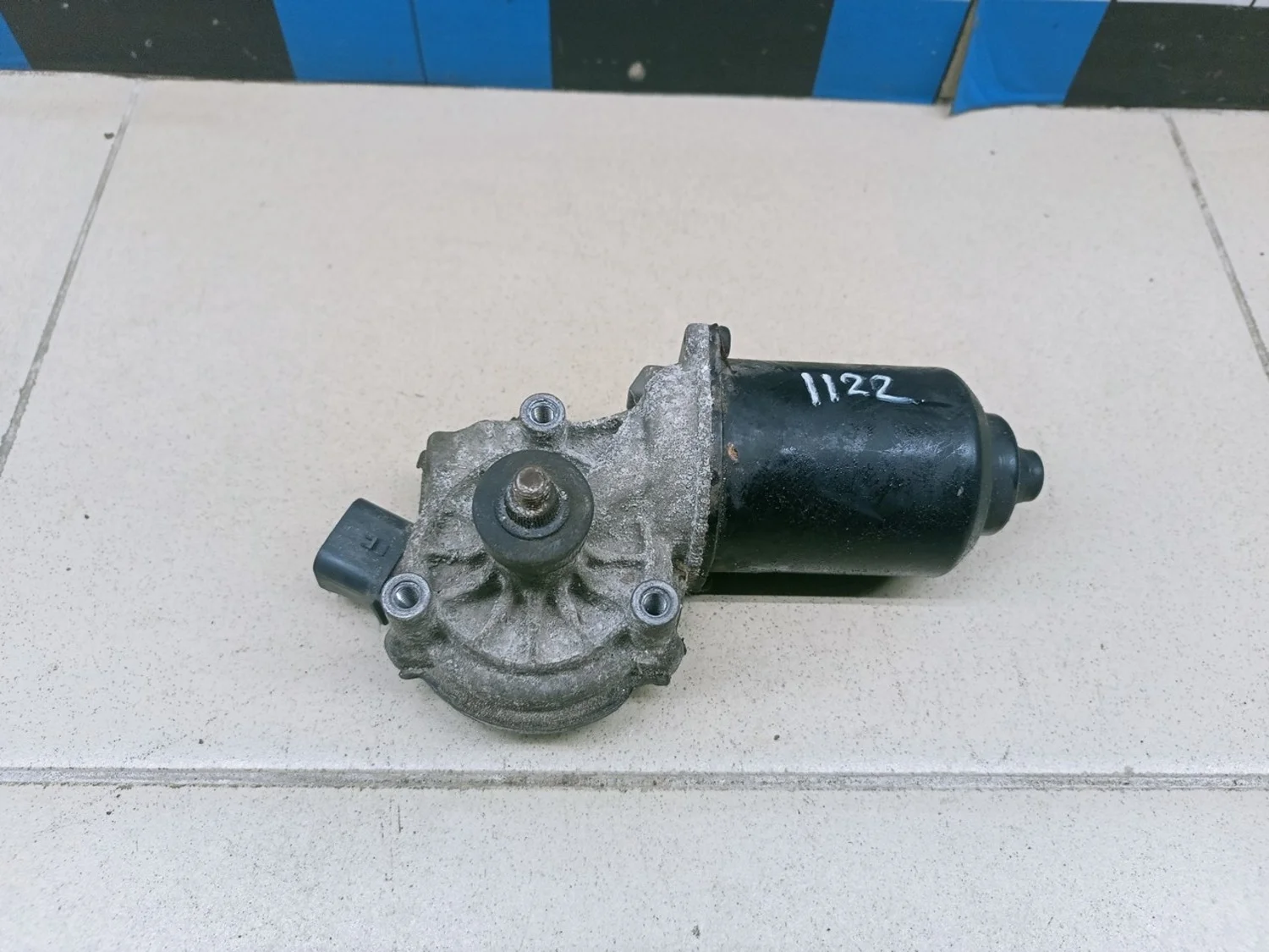 Моторчик стеклоочистителя передний Solaris 2010-2017