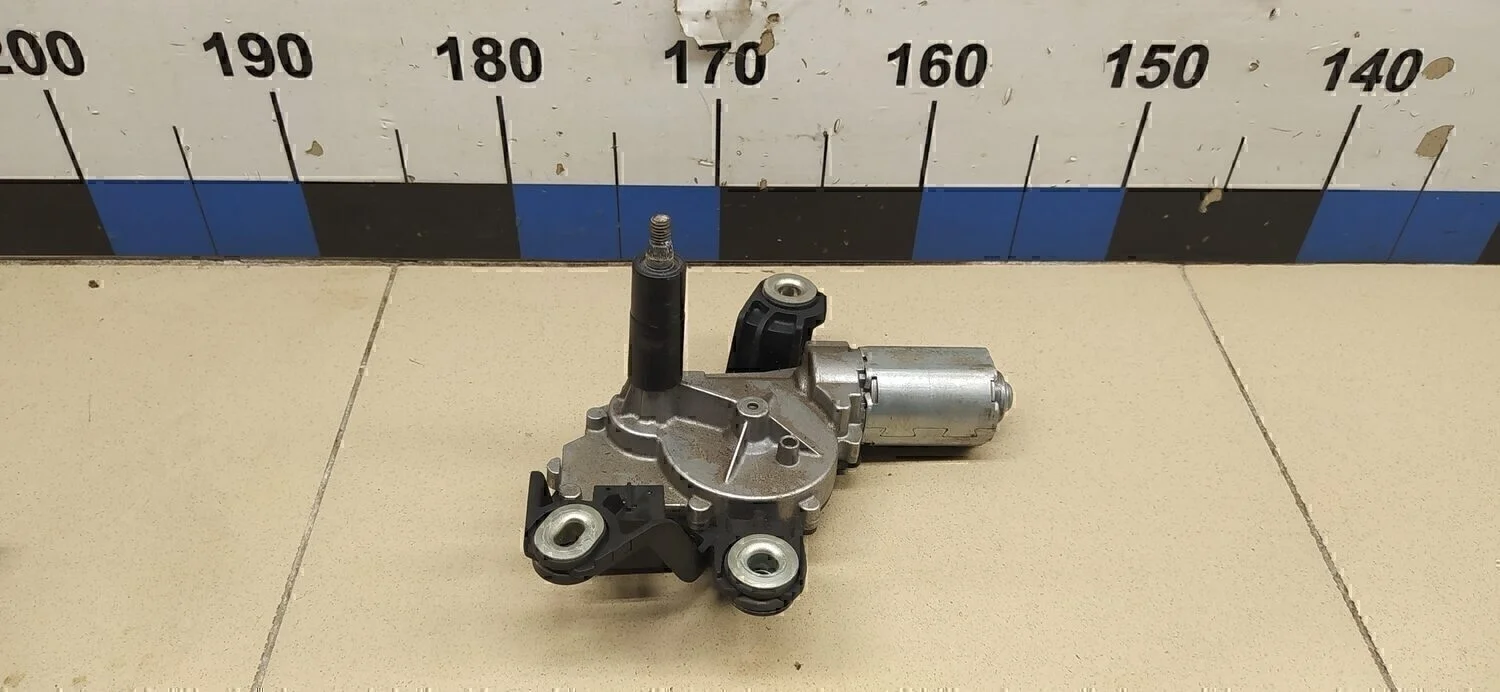 Моторчик стеклоочистителя задний Touran 2010-2016