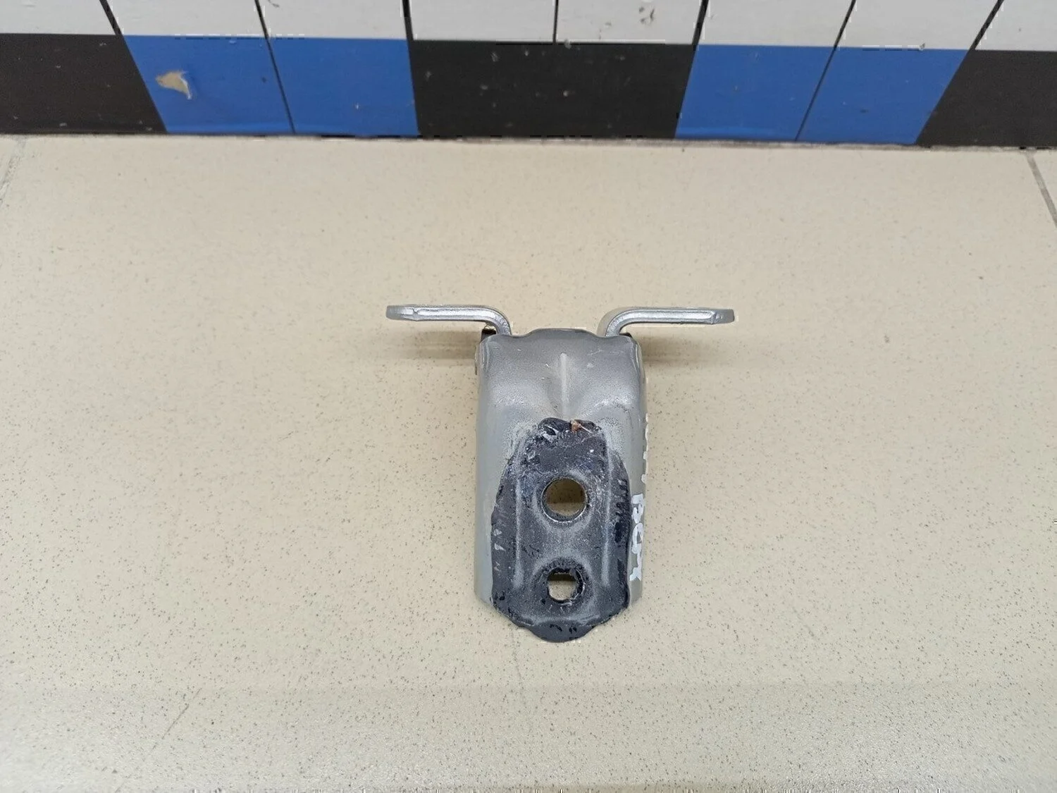 Петля двери Almera N16 2000-2006