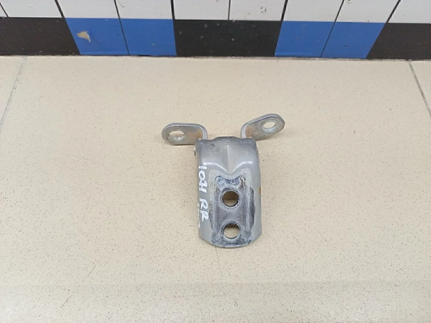 Петля двери Almera N16 2000-2006