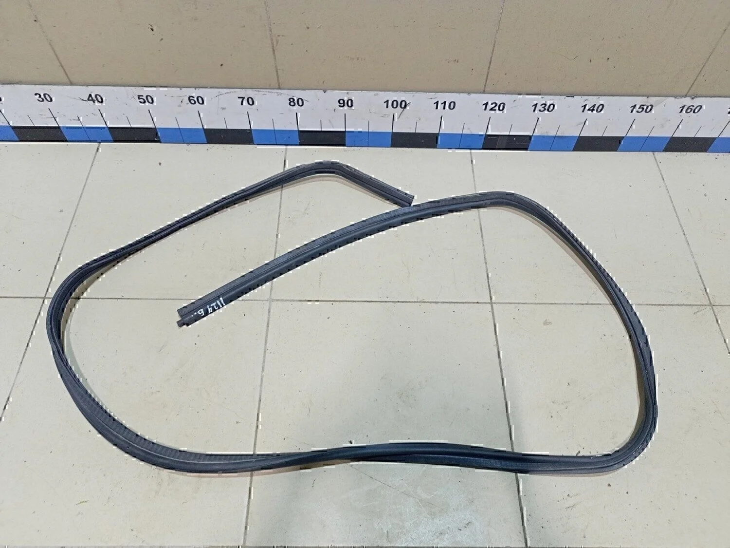 Уплотнитель багажника Logan 2005-2014