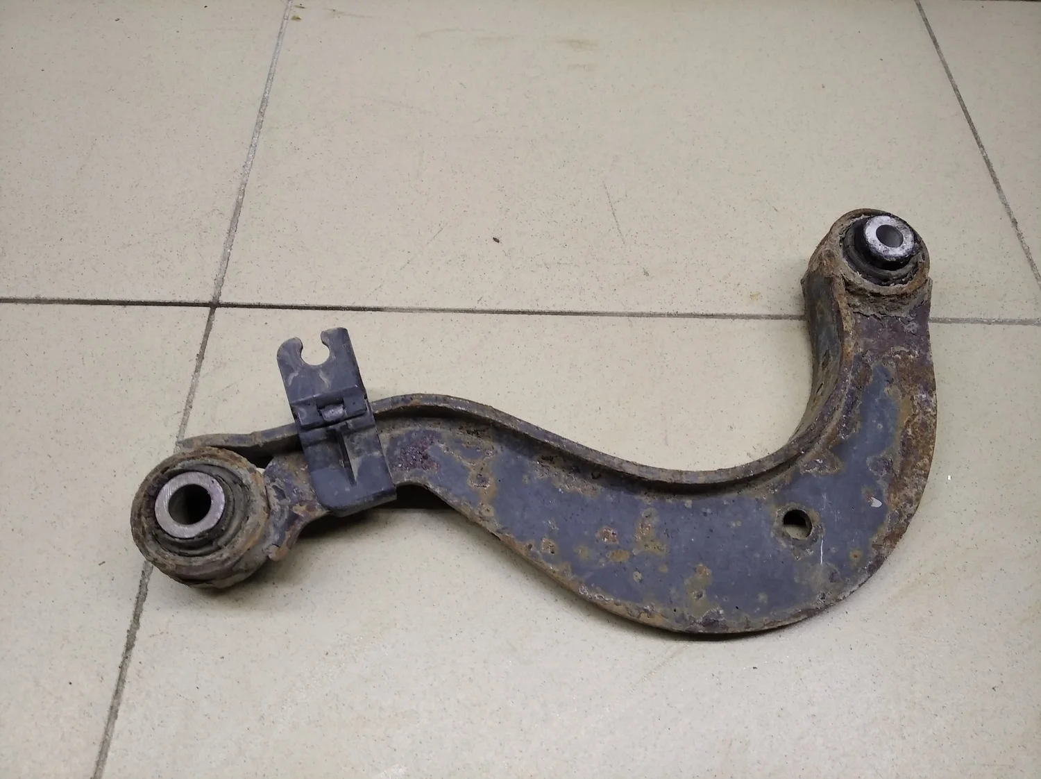 Рычаг задний верхний Passat [B6] 2005-2010