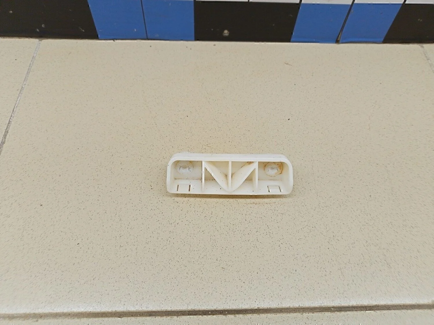 кронштейн заднего бампера Qashqai (J10) 2006-2014