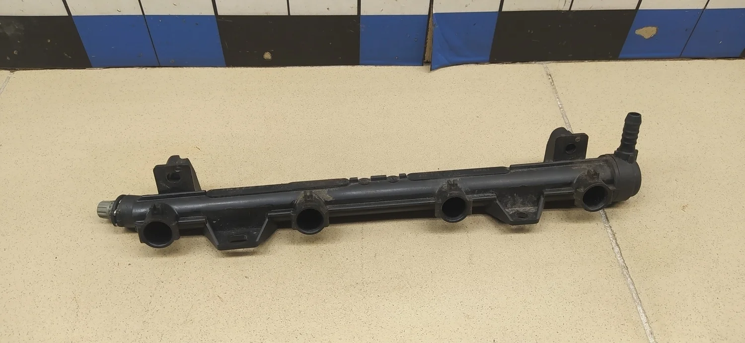 Рейка топливная (рампа) Fabia 1999-2006