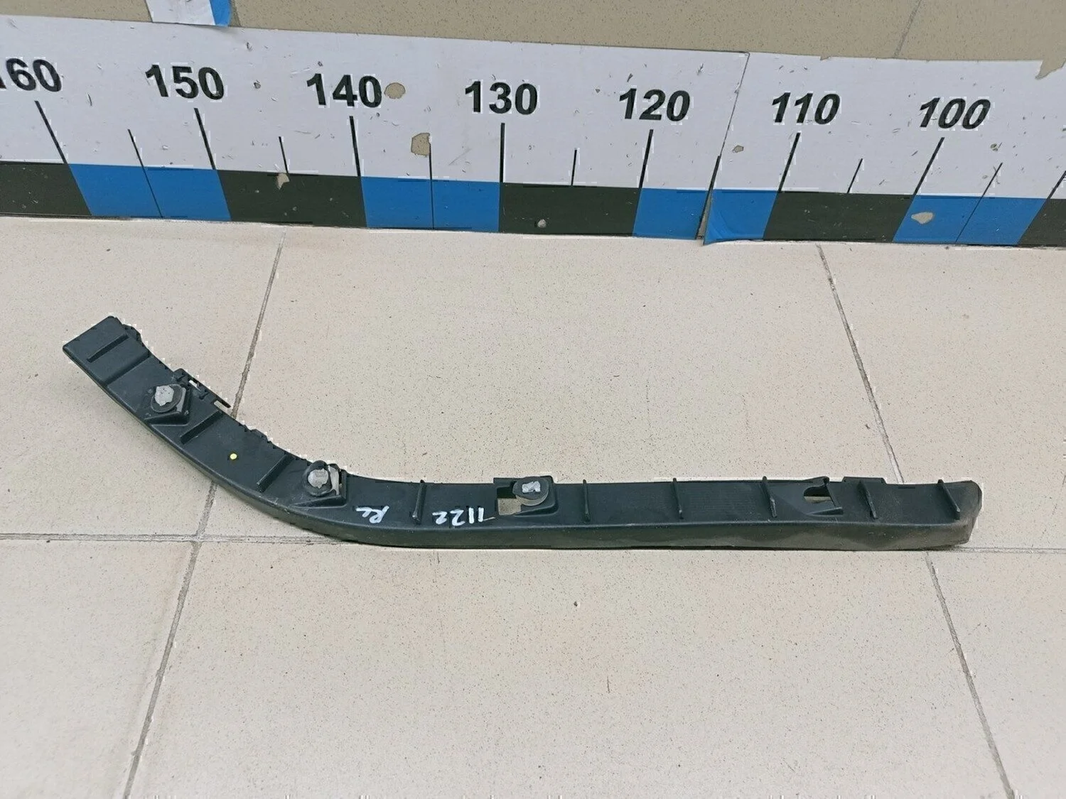 Направляющая заднего бампера левая Solaris 2010-2017