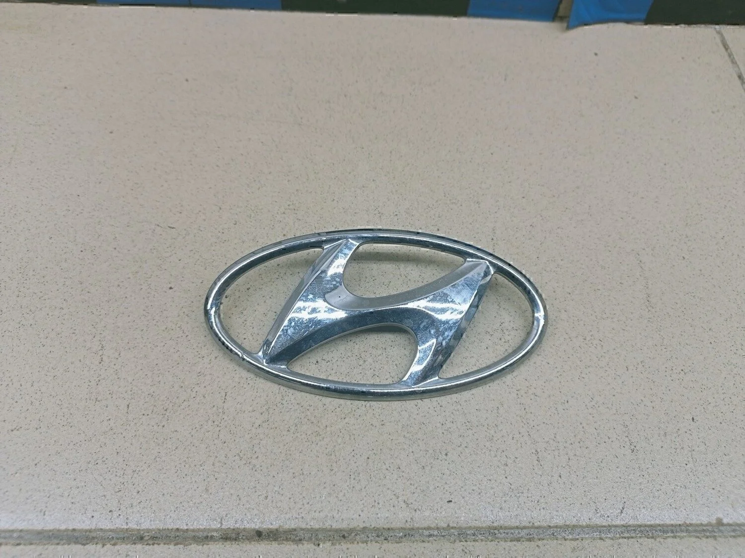 Эмблема на крышку багажника Solaris 2010-2017