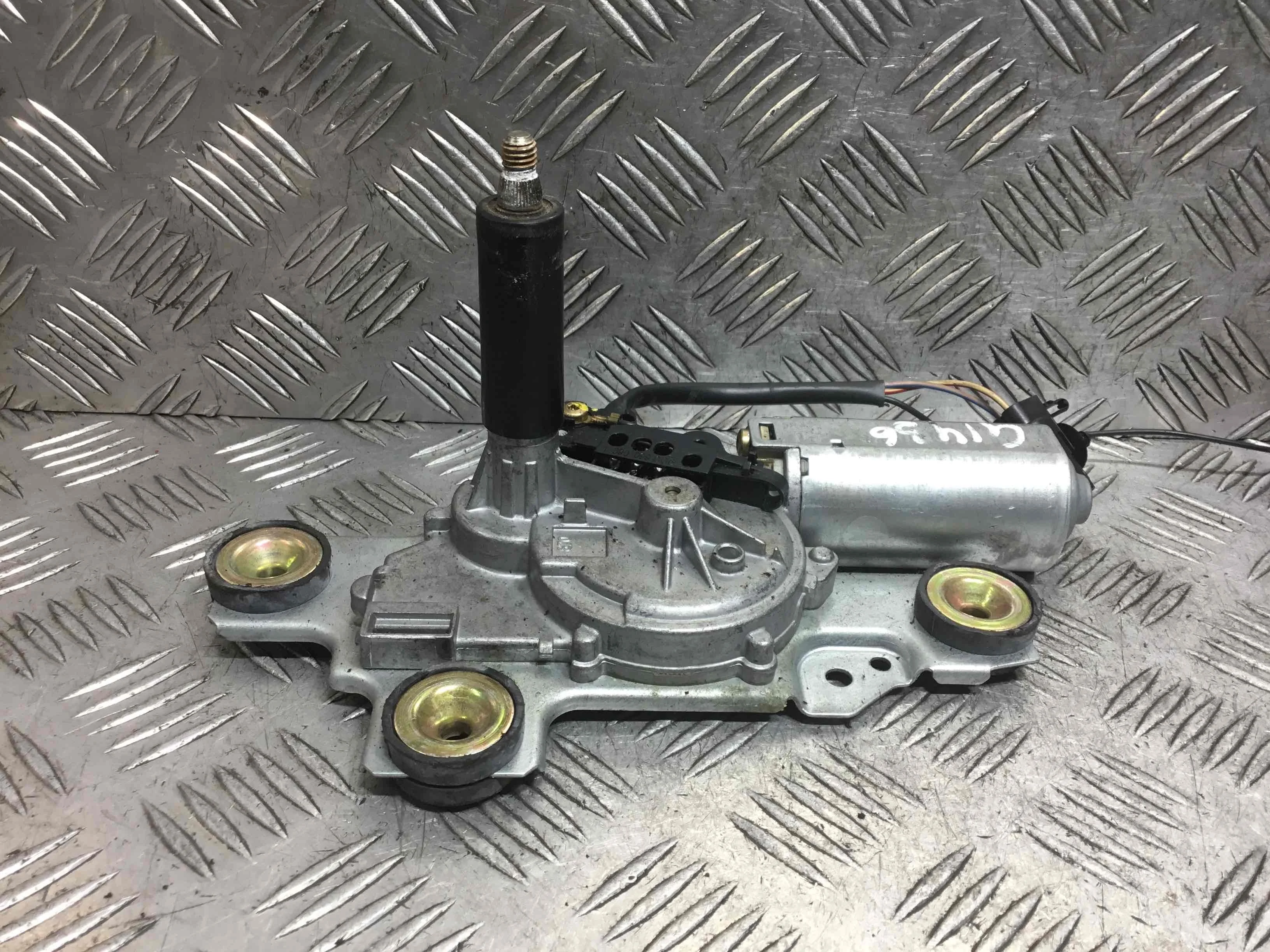 Моторчик заднего стеклоочистителя (дворника) Ford Focus 1 поколение [рестайлинг] (2001-2005) бензин 1.4 i Механика Х/б