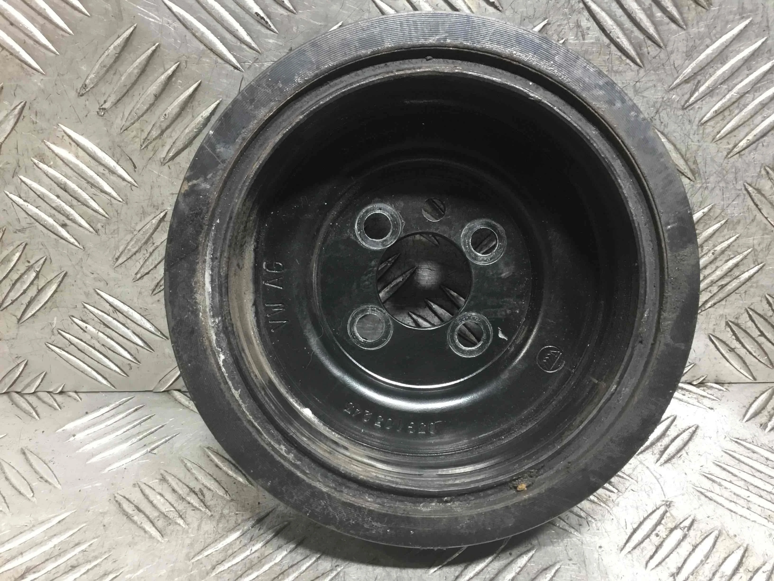 Шкив коленвала Volkswagen Touran 1 поколение (2003-2006) дизель 2.0 TDI Механика Минивэн