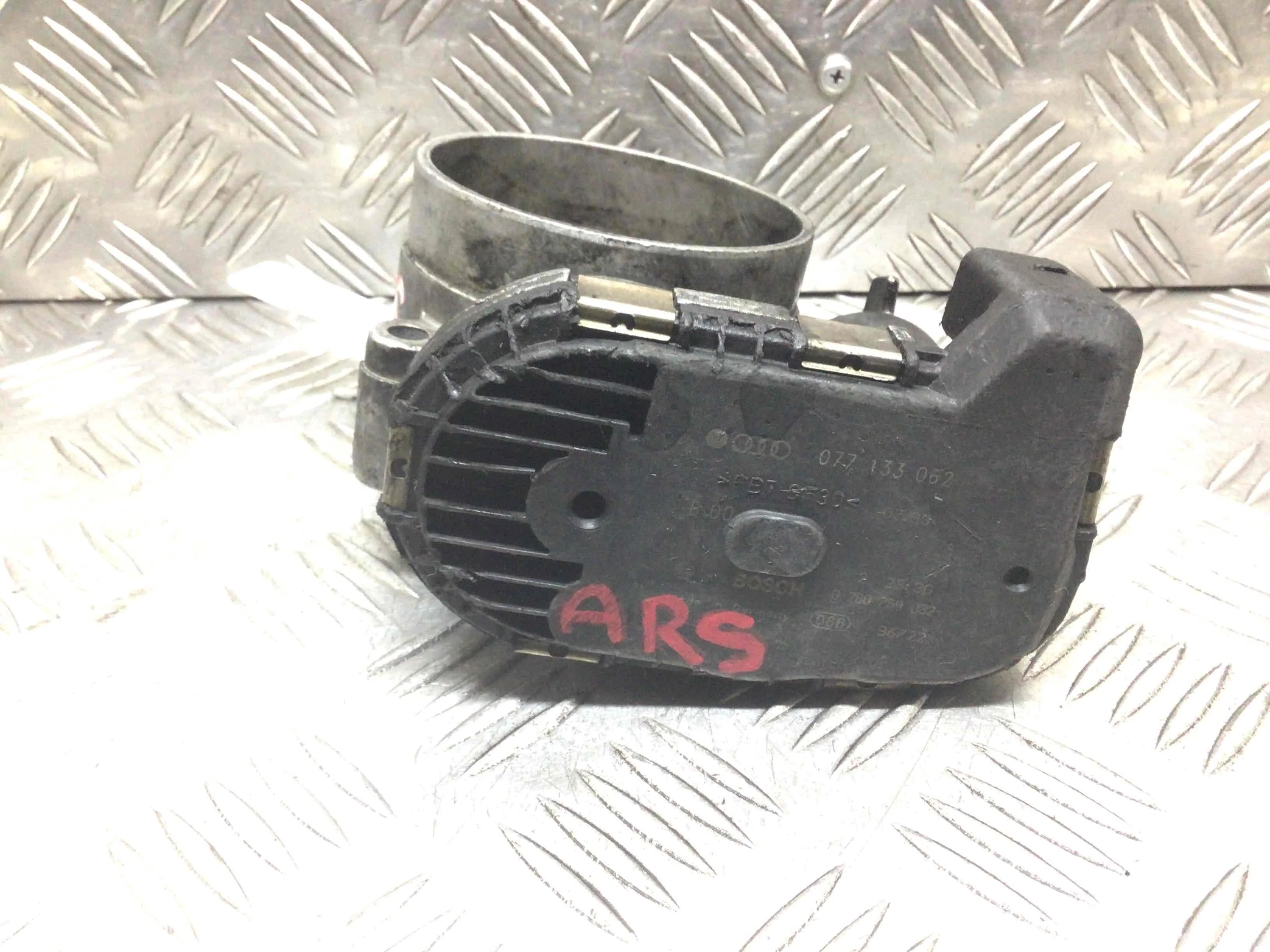 Заслонка дроссельная Audi A6 C5/4B (1997-2004) бензин 4.2 i Автомат Универсал