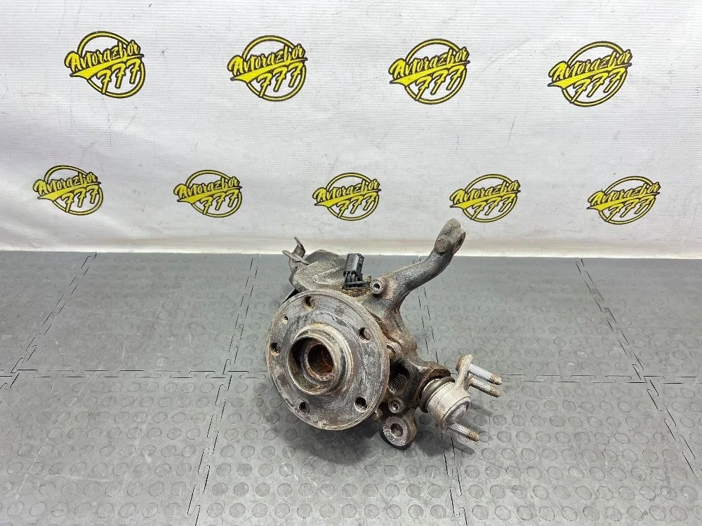 Кулак поворотный передний левый Volkswagen Tiguan I (2007—2011)