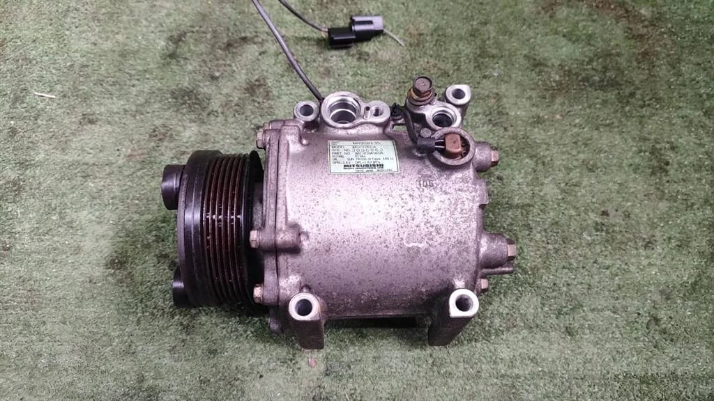 Б.у. компрессор кондиционера MITSUBISHI GRANDIS NA4W MITSUBISHI GRANDIS NA4W