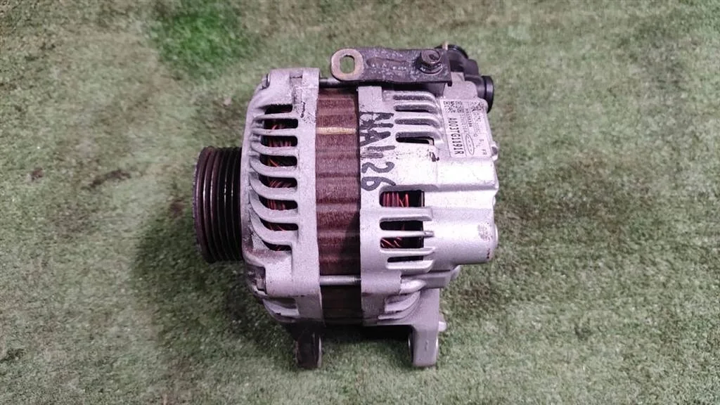 Б.у. генератор MITSUBISHI GRANDIS NA4W MITSUBISHI GRANDIS NA4W